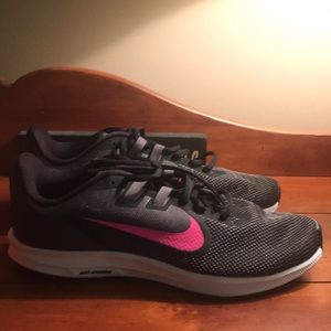 Nike Downshifter 7.5 Women’s Black/Laser Fuchsia-Dark Grey Brand New